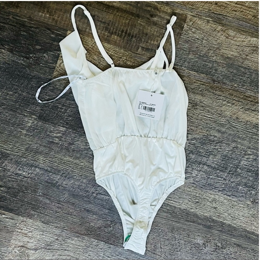 Women Missguided Cowl neck Bodysuit Size 6 in New with Tag Condition - Picture 5 of 10